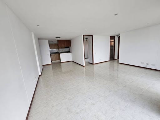 Apartamento de 2 alcobas en arriendo en Transversal Superior, Medellín, 76 m² · foto 13 de 24