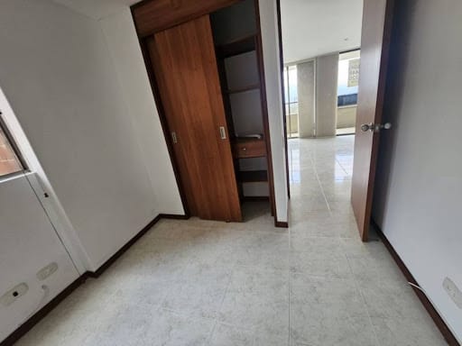 Apartamento de 2 alcobas en arriendo en Transversal Superior, Medellín, 76 m² · foto 16 de 24