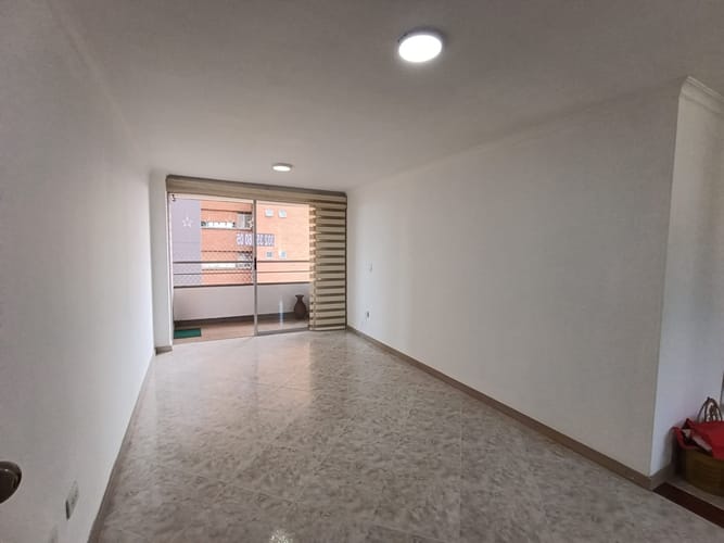 Apartamento de 3 alcobas en arriendo en Belén, Medellín, 88 m² · foto 3 de 4