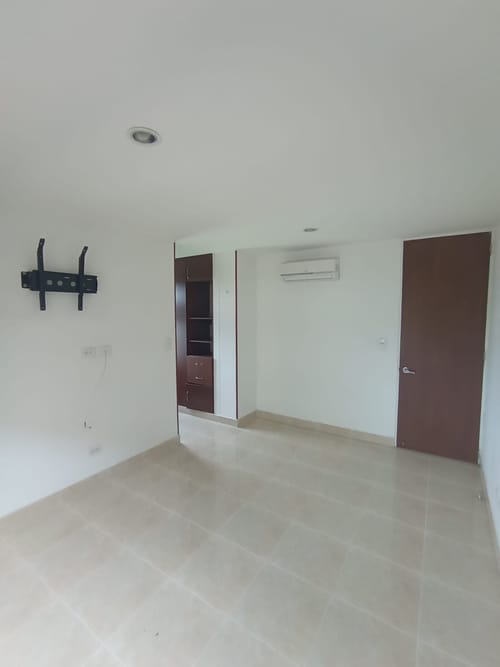 Apartamento de 3 alcobas en arriendo en El Tesoro, Neiva, 94 m² · foto 7 de 13