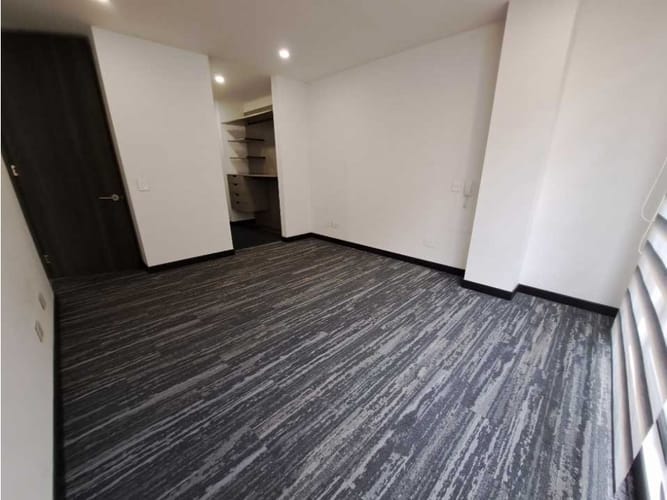Apartaestudio en venta en El Virrey, Bogotá, 63 m² · foto 7 de 24