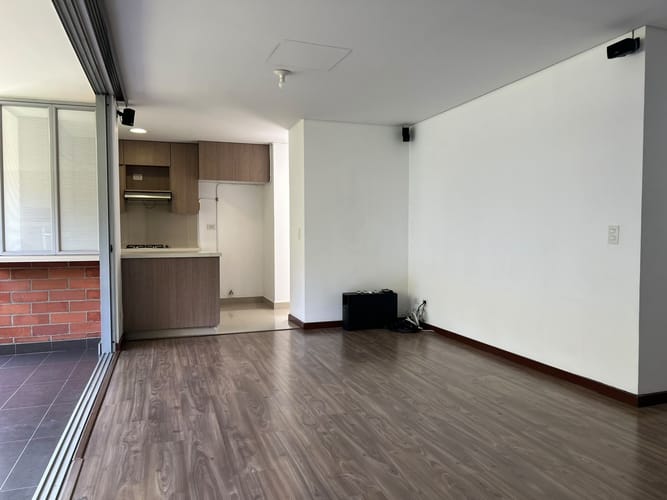 Apartamento de 3 alcobas en arriendo en El Diamante 2, Envigado, 120 m² · foto 3 de 18