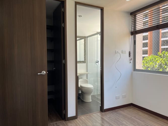 Apartamento de 3 alcobas en arriendo en El Diamante 2, Envigado, 120 m² · foto 9 de 18
