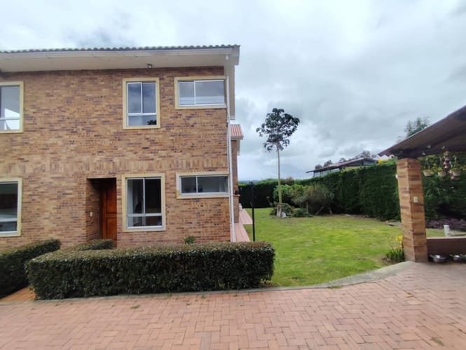 Casa de 4 alcobas en venta en Siberia, Cota, 300 m² · foto 2 de 20