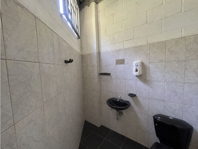 Bodega en arriendo en San Agustin, La Estrella, 330 m² · foto 11 de 11