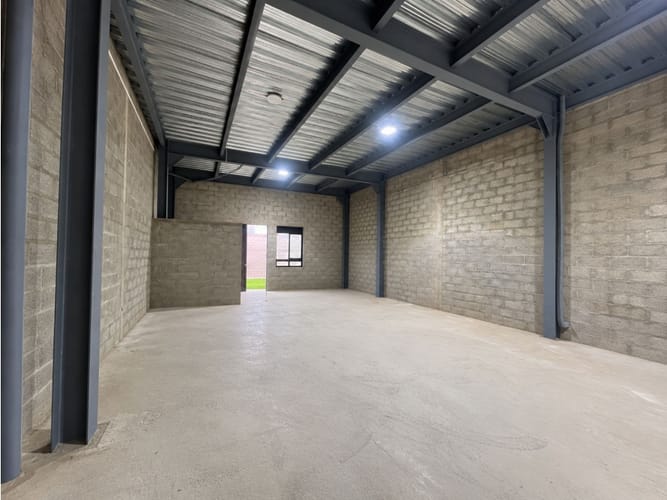 Bodega en arriendo en Zona Centro, Envigado, 300 m² · foto 4 de 14