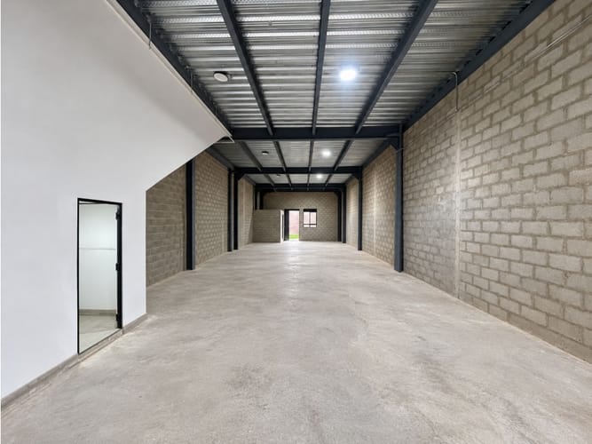 Bodega en arriendo en Zona Centro, Envigado, 300 m² · foto 5 de 14