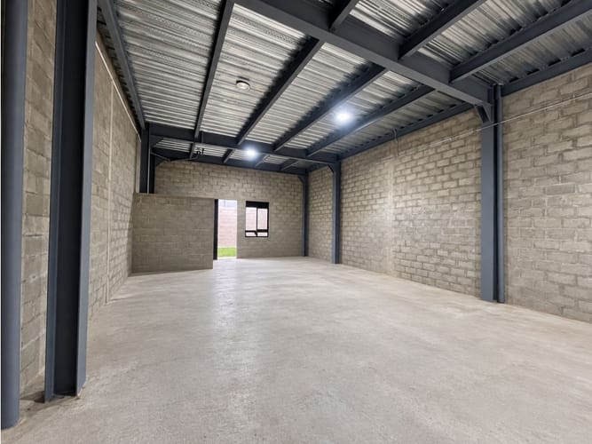 Bodega en arriendo en Zona Centro, Envigado, 300 m² · foto 7 de 14