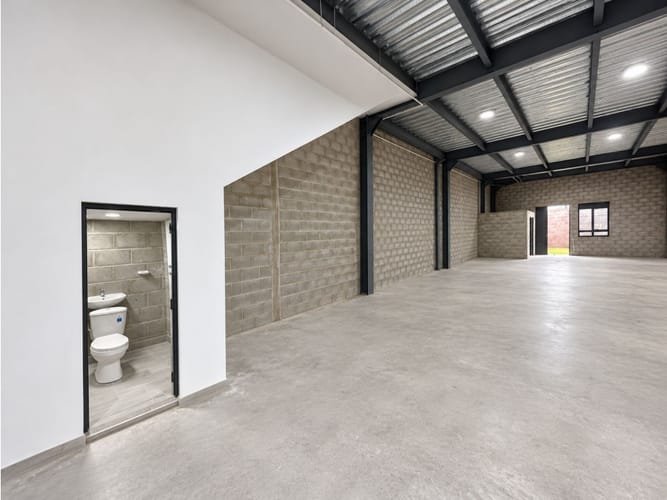 Bodega en arriendo en Zona Centro, Envigado, 300 m² · foto 11 de 14