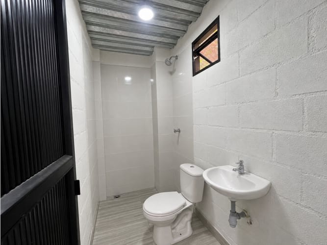 Bodega en arriendo en Zona Centro, Envigado, 300 m² · foto 13 de 14