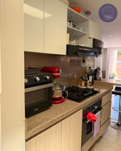 Apartamento de 3 alcobas en venta en Pasadena, Bogotá, 128 m² · foto 2 de 16