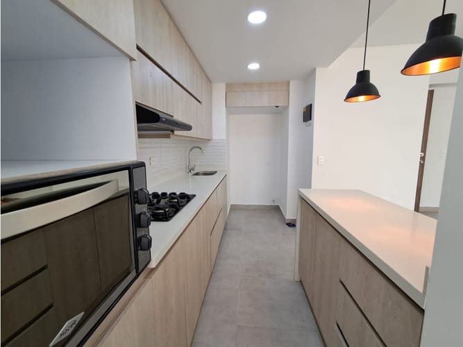 Apartamento de 3 alcobas en arriendo en Fabricato, Bello, 95 m² · foto 3 de 19