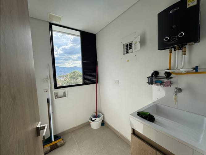 Apartamento de 3 alcobas en arriendo en Las Palmas, Medellín, 100 m² · foto 8 de 20