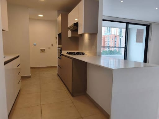 Apartamento de 3 alcobas en arriendo en Castropol, Medellín, 107 m² · foto 2 de 22