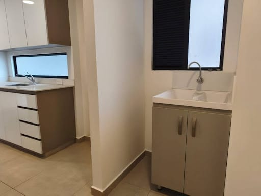 Apartamento de 3 alcobas en arriendo en Castropol, Medellín, 107 m² · foto 5 de 22