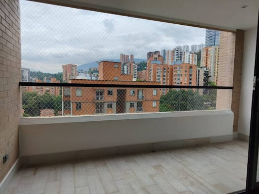 Apartamento de 3 alcobas en arriendo en Castropol, Medellín, 107 m² · foto 19 de 22