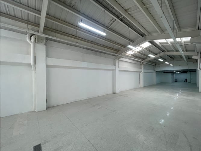 Bodega en arriendo en Zona Centro, Envigado, 340 m² · foto 3 de 18