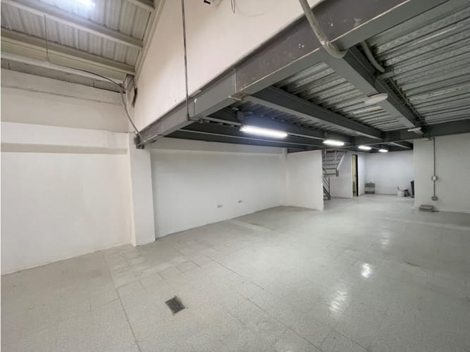 Bodega en arriendo en Zona Centro, Envigado, 340 m² · foto 5 de 18