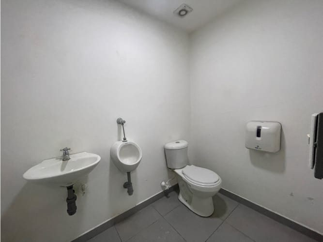 Bodega en arriendo en Zona Centro, Envigado, 340 m² · foto 8 de 18