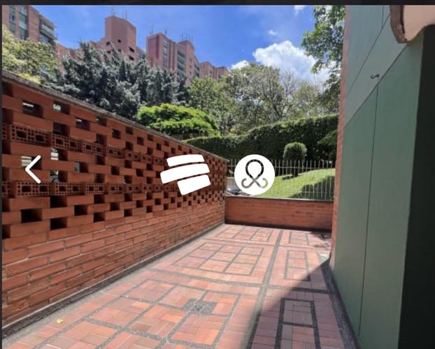 Apartamento de 1 alcoba en venta en Loma De Los Bernal, Medellín, 39 m² · foto 2 de 7