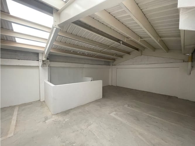 Bodega en arriendo en Zona Centro, Envigado, 340 m² · foto 17 de 18