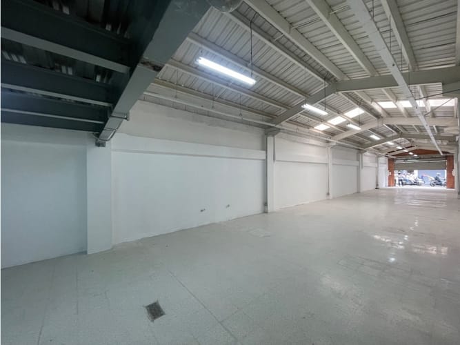 Bodega en arriendo en Zona Centro, Envigado, 340 m² · foto 18 de 18