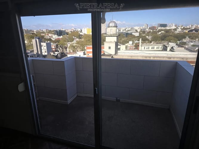 Apartamento en alquiler, 3 dormitorios, 1 baño balcón, garaje doble. Reducto. · Foto 3