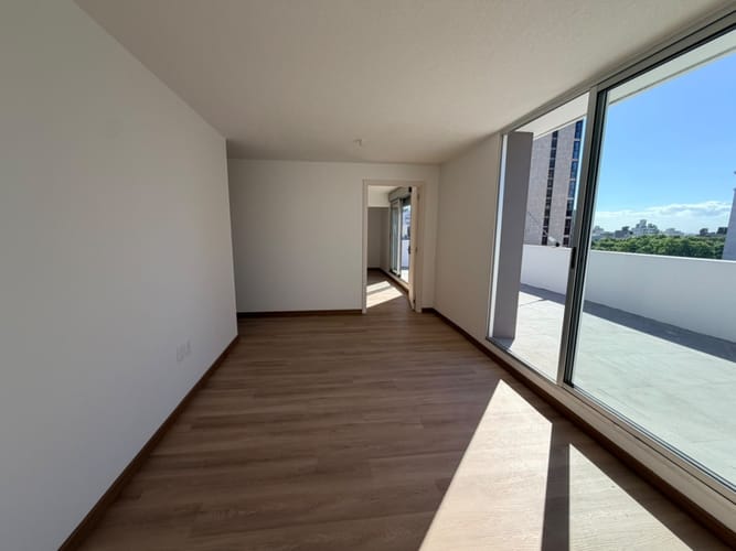 ALQUILER APARTAMENTO DE 1 DORMITORIO EN CORDÓN - PISO 10 AL FRENTE CON ESPECTACULAR TERRAZA PRIVADA · Photo 8