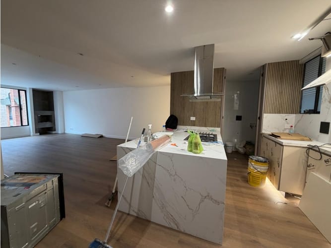 Apartamento de 3 alcobas en venta en Chico Norte, Bogotá, 140 m² · foto 2 de 10