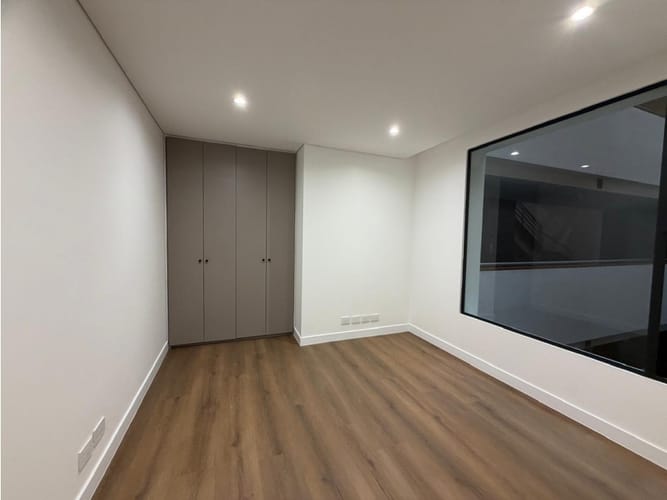 Apartamento de 3 alcobas en venta en Chico Norte, Bogotá, 140 m² · foto 4 de 10