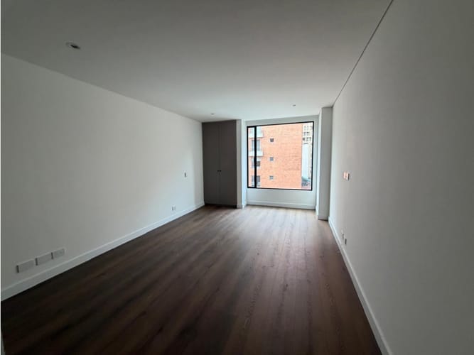 Apartamento de 3 alcobas en venta en Chico Norte, Bogotá, 140 m² · foto 6 de 10
