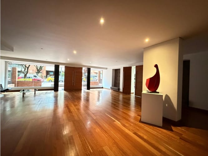Apartamento de 3 alcobas en venta en Chico Norte, Bogotá, 140 m² · foto 9 de 10
