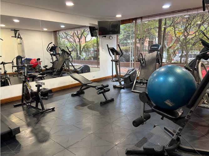 Apartamento de 3 alcobas en venta en Chico Norte, Bogotá, 140 m² · foto 10 de 10