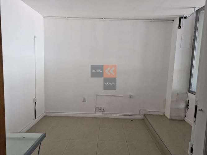 Local en alquiler anual y en venta · Foto 5