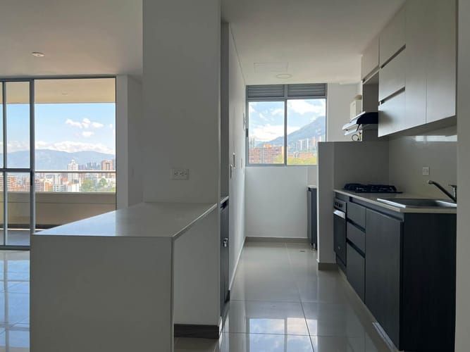 Apartamento de 3 alcobas en arriendo en Loma El Atravesado, Envigado, 90 m² · foto 4 de 19