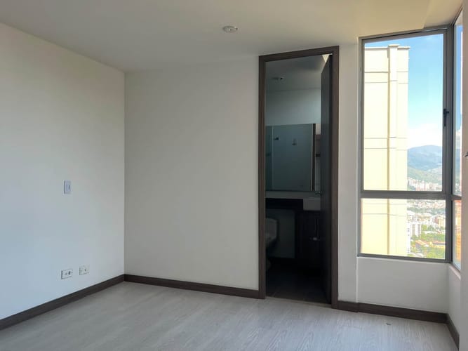 Apartamento de 3 alcobas en arriendo en Loma El Atravesado, Envigado, 90 m² · foto 7 de 19