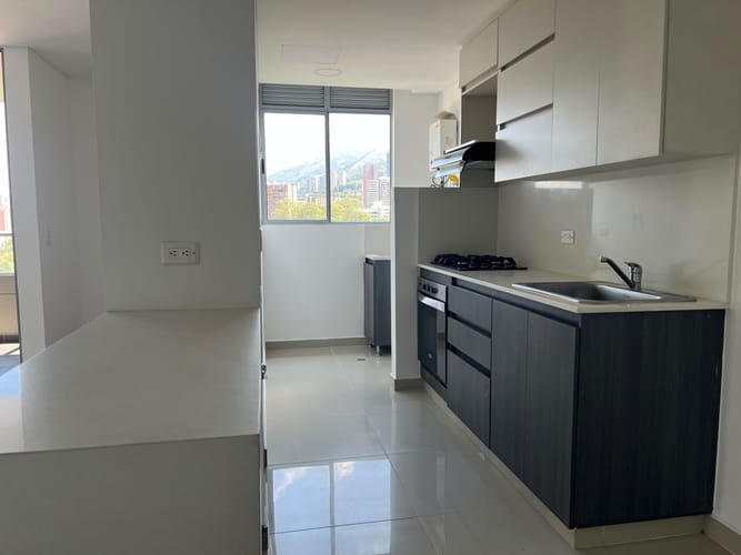 Apartamento de 3 alcobas en arriendo en Loma El Atravesado, Envigado, 90 m² · foto 6 de 19