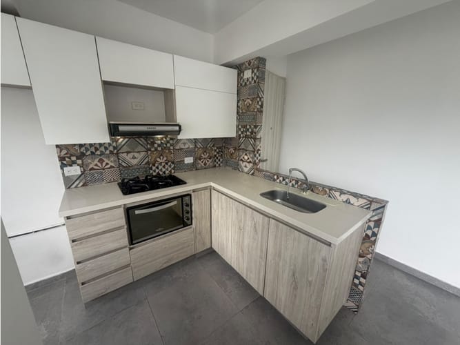 Apartamento de 3 alcobas en arriendo en Aves Maria, Sabaneta, 754 m² · foto 2 de 24