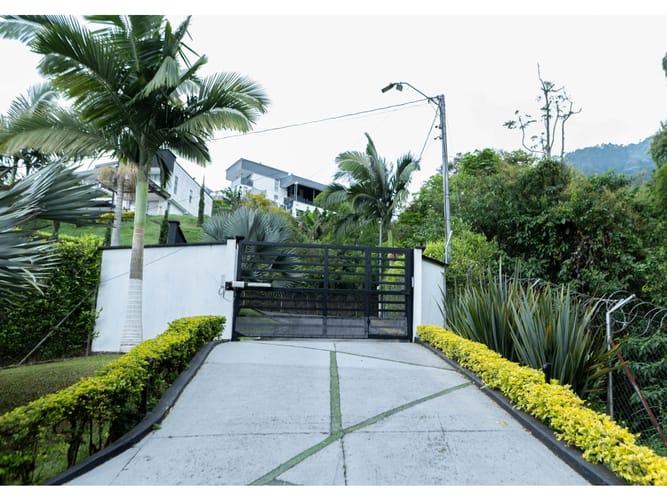 Casa de 4 alcobas en arriendo en El Estanquillo, Dosquebradas, 760 m² · foto 12 de 24