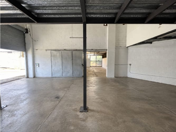 Bodega en arriendo en San Agustin, La Estrella, 100 m² · foto 2 de 17