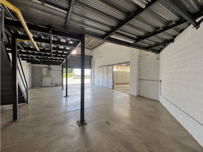 Bodega en arriendo en San Agustin, La Estrella, 100 m² · foto 5 de 17