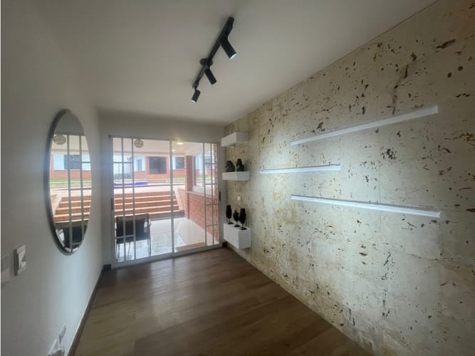 Casa de 4 alcobas en arriendo en El Poblado, Medellín, 990 m² · foto 11 de 24