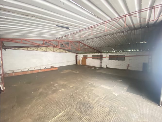 Local en arriendo en Simon Bolivar, Medellín, 460 m² · foto 16 de 24