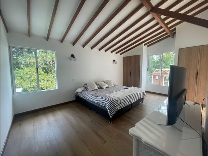 Casa de 4 alcobas en arriendo en El Poblado, Medellín, 990 m² · foto 17 de 24