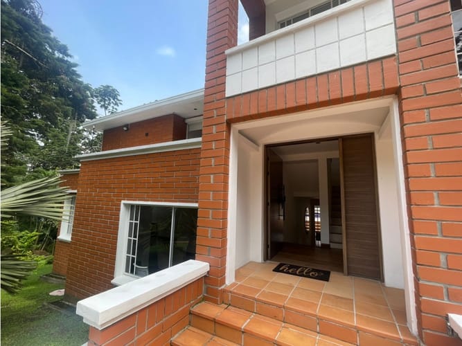 Casa de 4 alcobas en arriendo en El Poblado, Medellín, 990 m² · foto 18 de 24