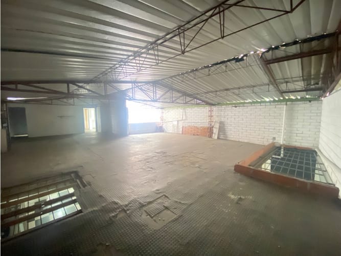 Local en arriendo en Simon Bolivar, Medellín, 460 m² · foto 18 de 24