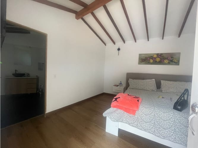 Casa de 4 alcobas en arriendo en El Poblado, Medellín, 990 m² · foto 21 de 24