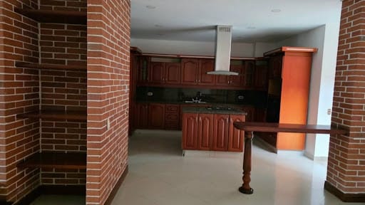 Casa de 4 alcobas en arriendo en San Jose, Sabaneta, 350 m² · foto 2 de 16