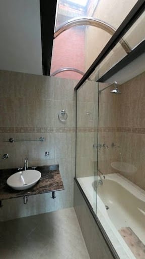 Casa de 4 alcobas en arriendo en San Jose, Sabaneta, 350 m² · foto 10 de 16