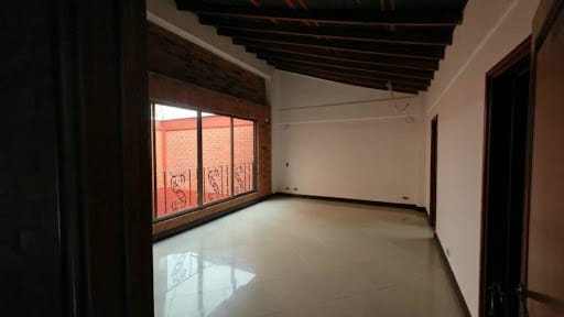 Casa de 4 alcobas en arriendo en San Jose, Sabaneta, 350 m² · foto 13 de 16
